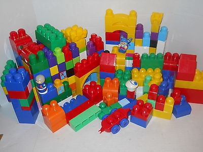 HUGE lot of 275pcs COLORFUL MEGA BLOKS BUILDING BLOCKS BASES PEOPLE 