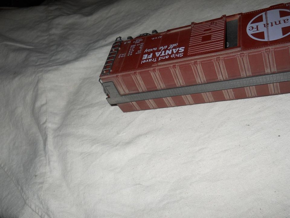 Gauge AHM/Pola Santa Fe ATSF 15231 Steel Boxcar