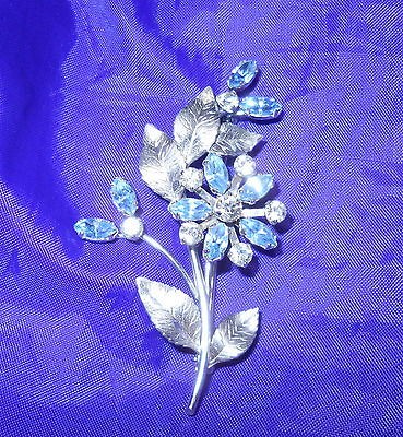   VINTAGE KREMENTZ SIGNED WHITE GOLD FILLED BLUE RHINESTONE BROOCH