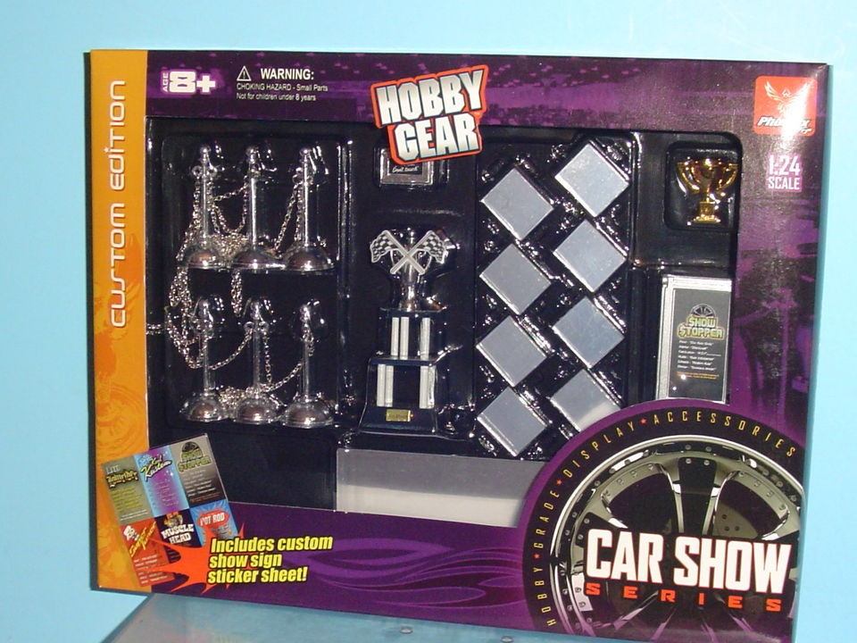 CAR SHOW DIORAMA SET 124 by PHOENIX