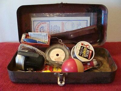 OLD METAL TACKLE BOX & TACKLE JOHNSON REEL RAPALA LURE BOBBERS 