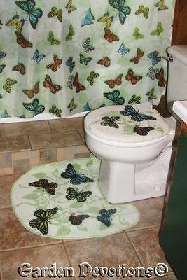 Beauty 2pc BUTTERFLY TOILET SEAT COVER / SURROUND RUG