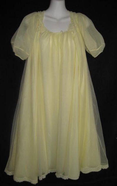 Ladies Vintage Nylon NightGown HARVEY WOODS 2 PIECE PEIGNOIR SET