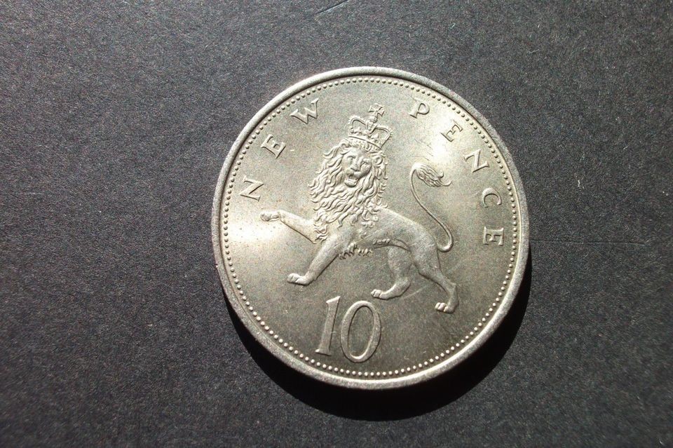 1968 ELIZABETH II 10 P TEN PENCE COIN UNC