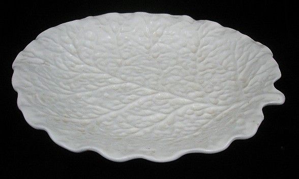 Georgian Leaf Embossed Classic Small White Plate Erphila ERPHILA 