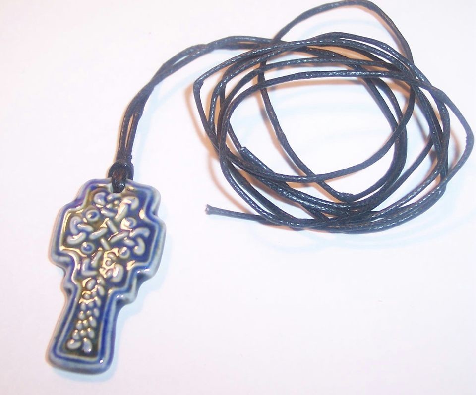 ARKLAND IRELAND IRISH STUDIO PORCELAIN CROSS NECKLACE NEW NWOT