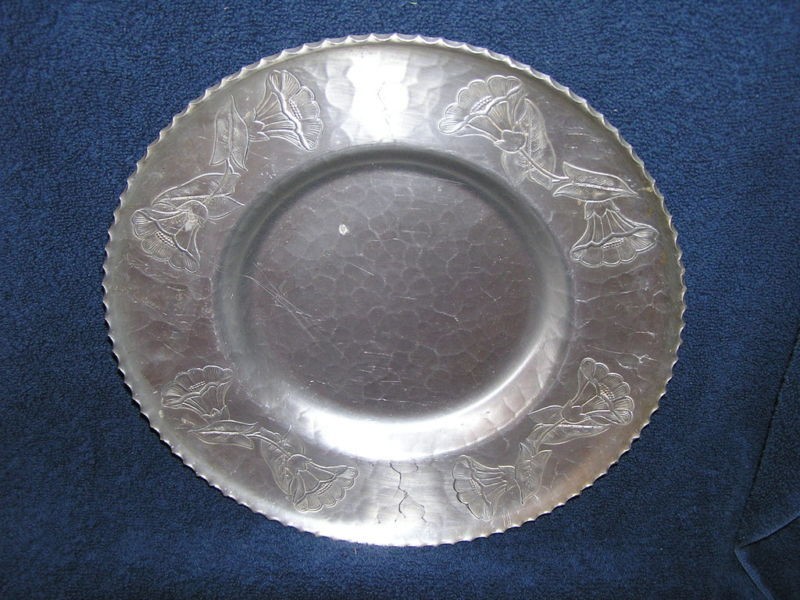 VINTAGE ALUMINUM FLORAL SERVING TRAY FARBERWARE HAMMERE