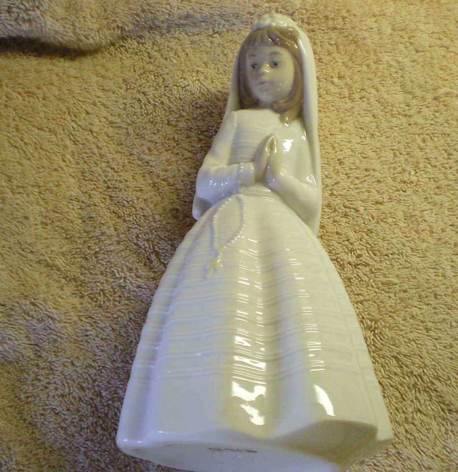 Nao Communiun Girl by Lladro, Vintage