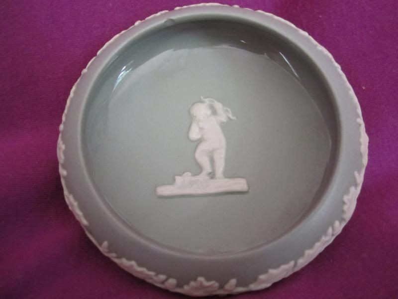 B8 Dudson Hanley Green and White Jasperware Small Bowl with Cherub