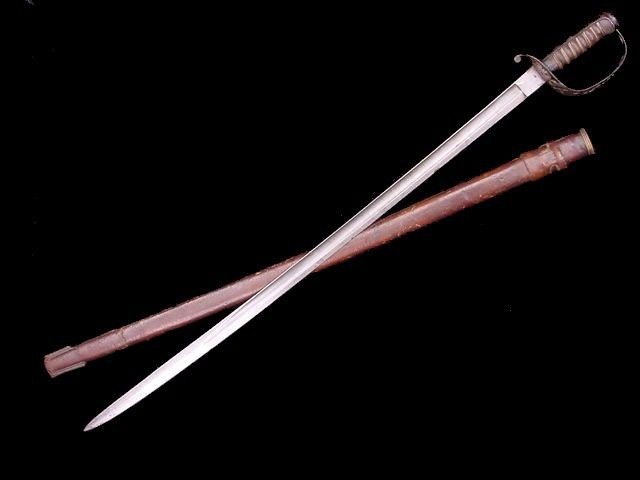 VERY NICE ENGLISH DRAGOON OFFICER SWORD