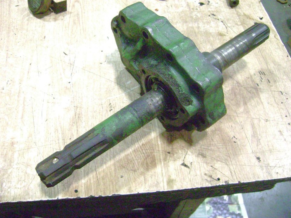 John Deere Late B PTO Shaft and hydraulic Pump