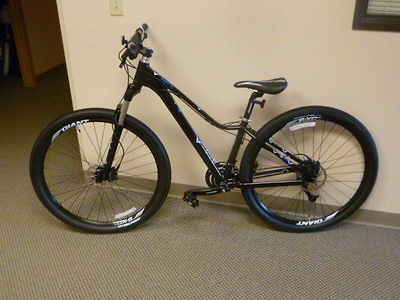 2012 Giant Rainer 1 29er MTB Small womane 29 er 26 standover heithe