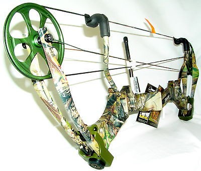 New 2012 Fred Bear Legion Bow Right Hand 60 70# 26   31 inch draw 