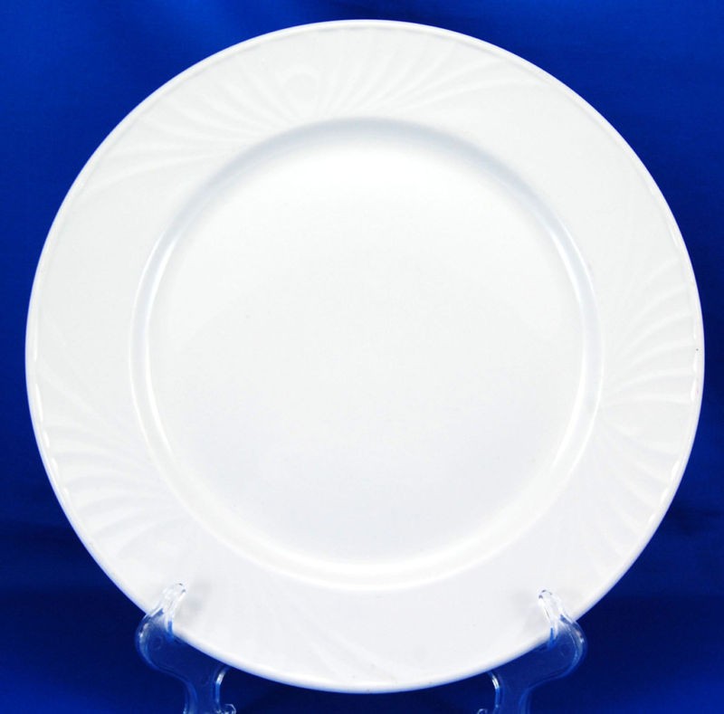 Dudson LYRIC WHITE Chop Plate (Round Platter) 12.75 in. Embossed Fan 