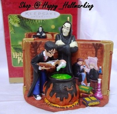 Hallmark 2001 Harry Potter The Potions Master LIGHTING EFFECT Ornament