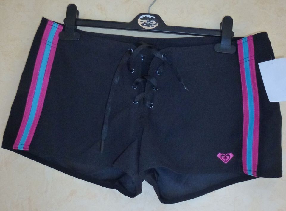 ROXY MINI BLACK SHORTS SIZE L QUIKSILVER WALK SURF BOARD SWIM SWIMMING 