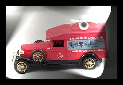 standard oil announcer car chevron packard lledo 