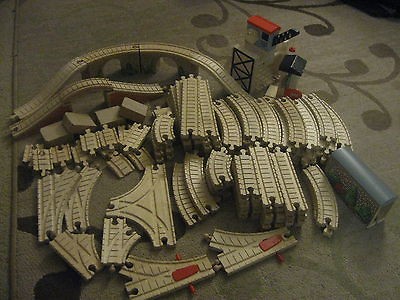 100 PC LOT THOMAS CLICKITY CLACK WOOD TRAIN TRACKS BRIDGE TUNNEL CRANE 