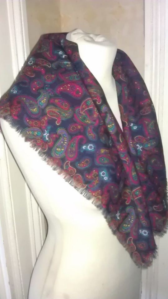   VARUNA WOOL scarf neckerchief RICH BLUE SMALL PAISLEY 26 square