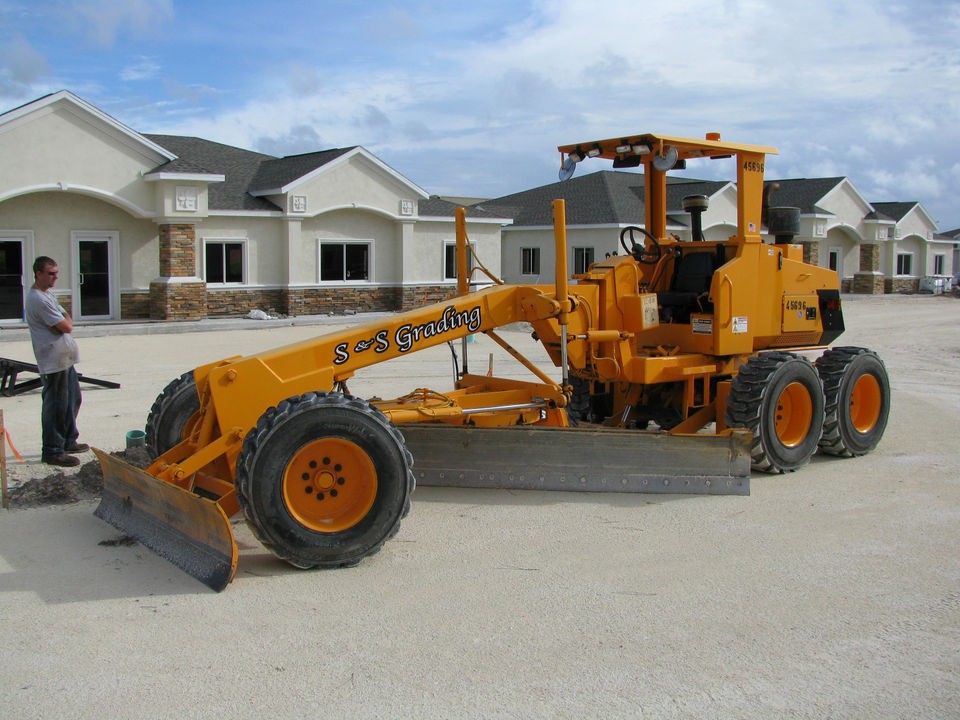 Business & Industrial  Construction  Heavy Equipment & Trailers 