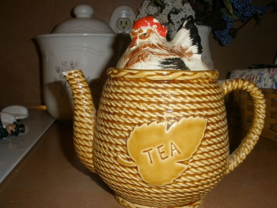 vintage rossini tea pot w hen chicken rope design returns