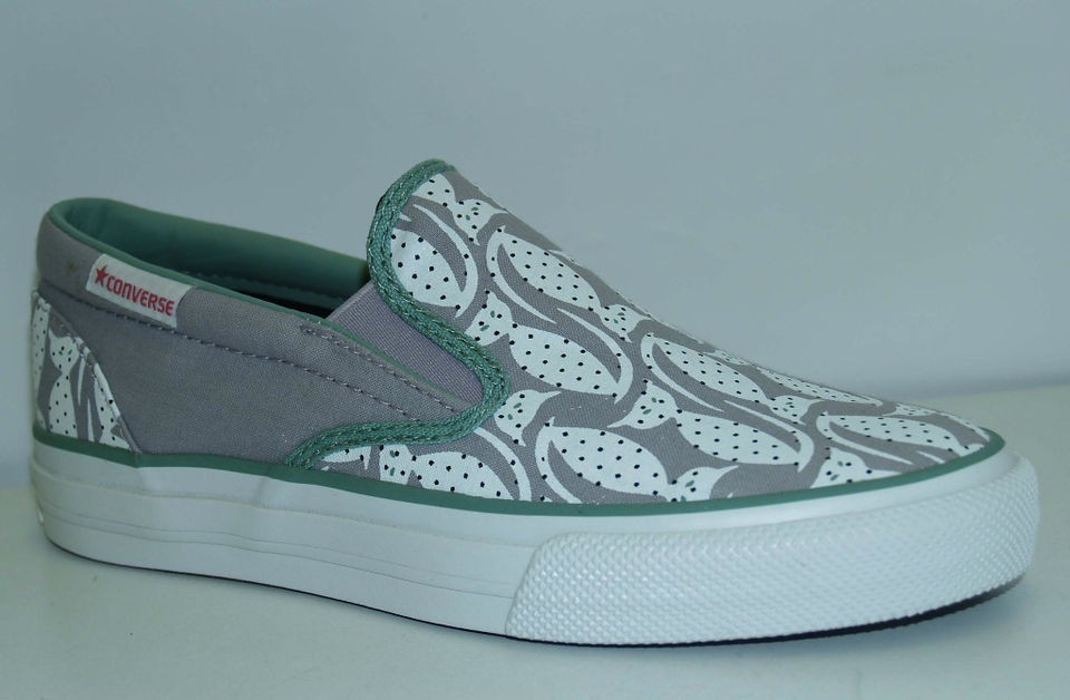 converse skid grip slip on violet green animal sz 5