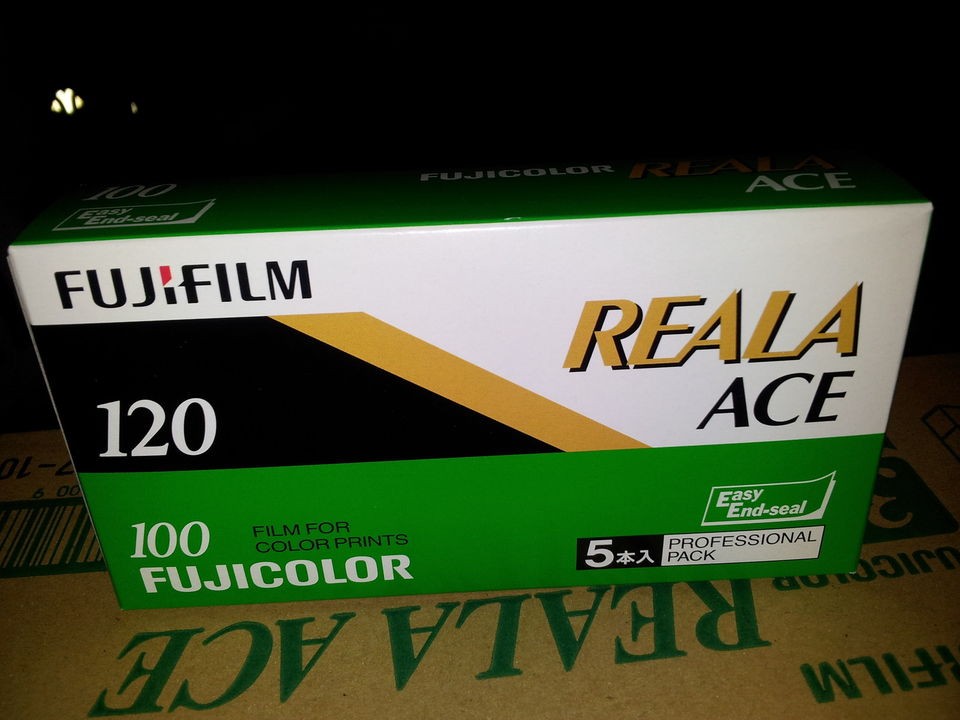 rolls of fuji reala ace japan ver film iso