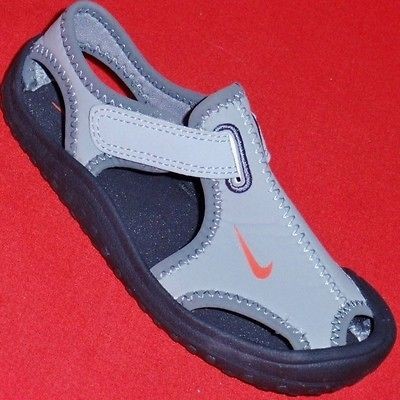 NEW Boys Youths NIKE SUNRAY Gray Athletic Slip On Velcro Sport 