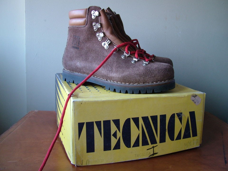 NOS Vintage 70s TECNICA Made in Italy Suede Hiking Mountaineering 