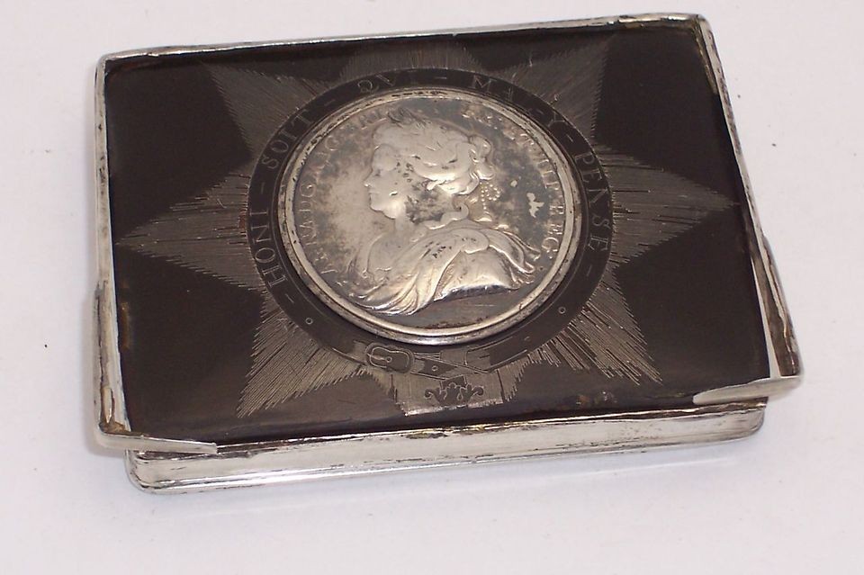 Order of the Garter Faux Tortoise Silver Snuff Presentation Box 