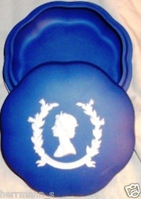   Silver Jubilee CANDY BOX Royal Blue 5 scalloped WEDGWOOD JASPER WARE