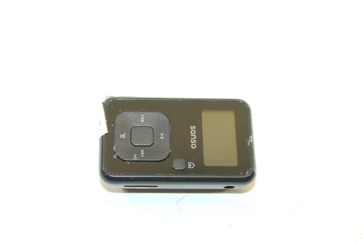 100 % functional sandisk sansa clip+ 4gb black  player