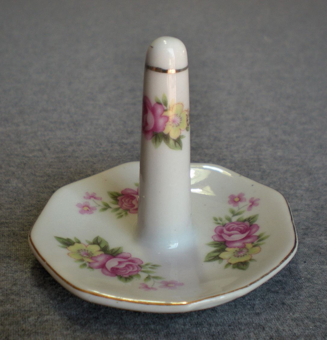 VTG PORCELAIN ROSE RING HOLDER UNKNOWN VANITY ACCESSORIES DECOR