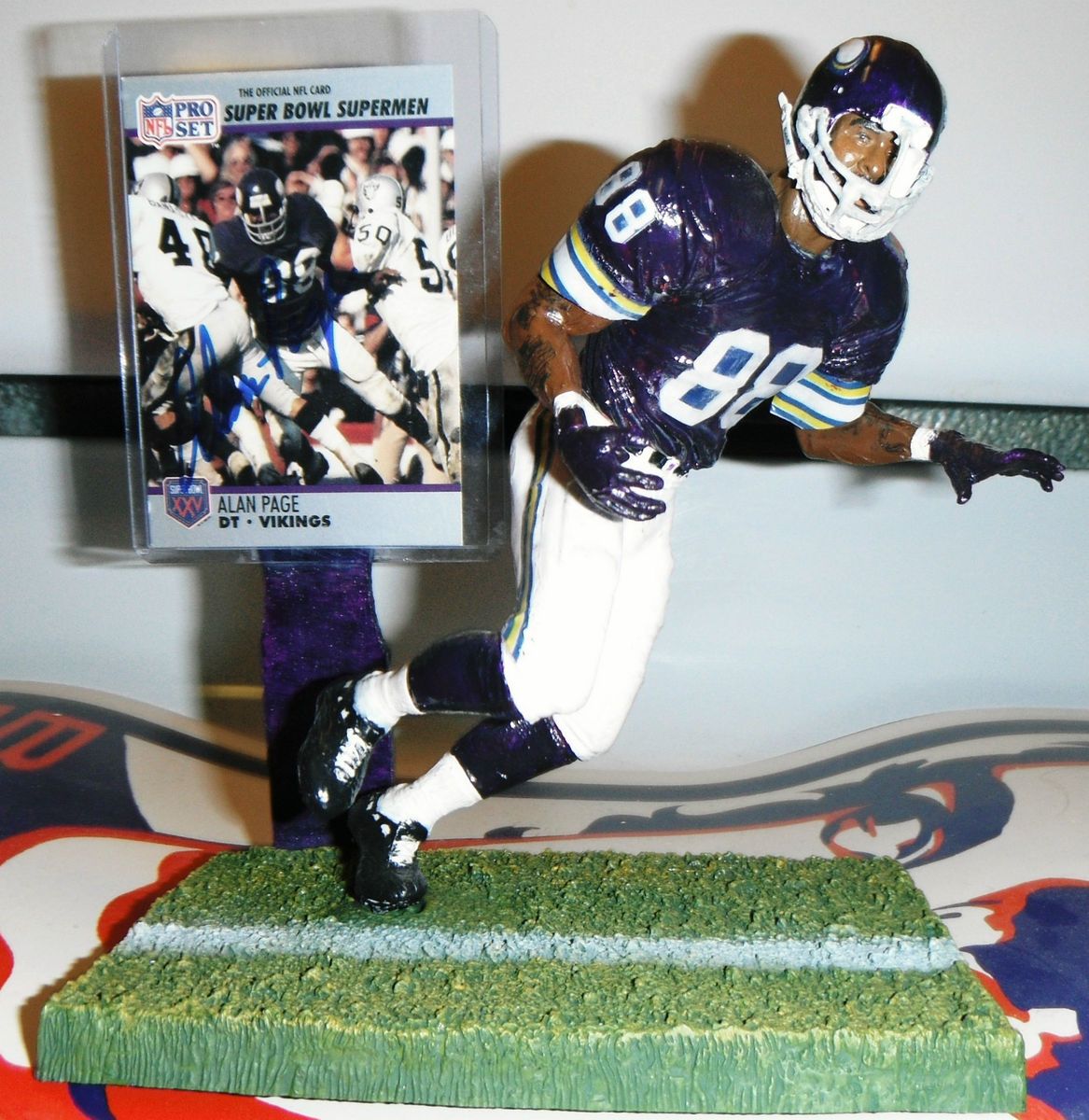 CUSTOM MCFARLANE NFL 1969 ALAN PAGE MINNESOTA VIKINGS ROOKIE FIGURE 