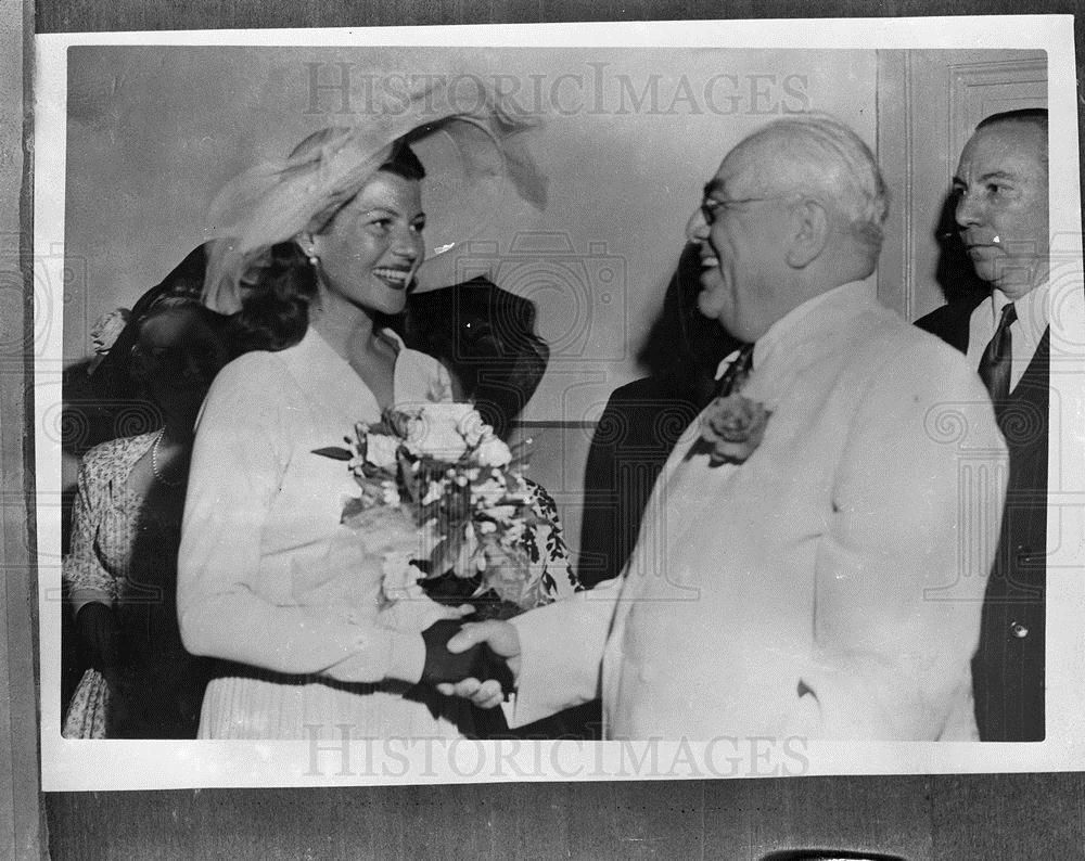   Acetate NEG Rita Hayworth and Aly Khan Wed in Village Hall