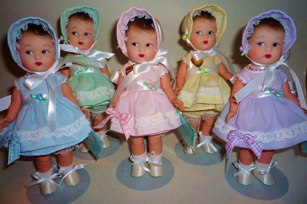 Dionne Quintuplets Madame Alexander Dolls Set YVONNE ANNETTE MARIE 