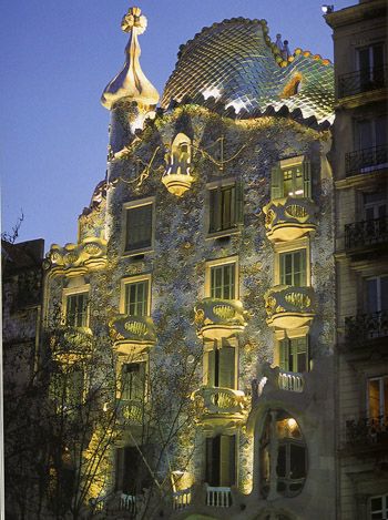 ANTONI GAUDI Art Nouveau Architecture, Interiors