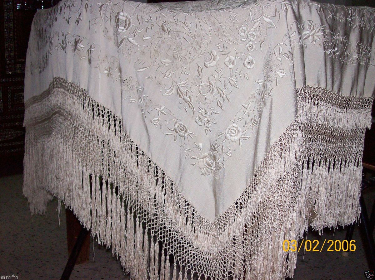 ANTIQUE CREAM SILK HAND EMBRODERED PIANO SHAWL GOOD CONDITION