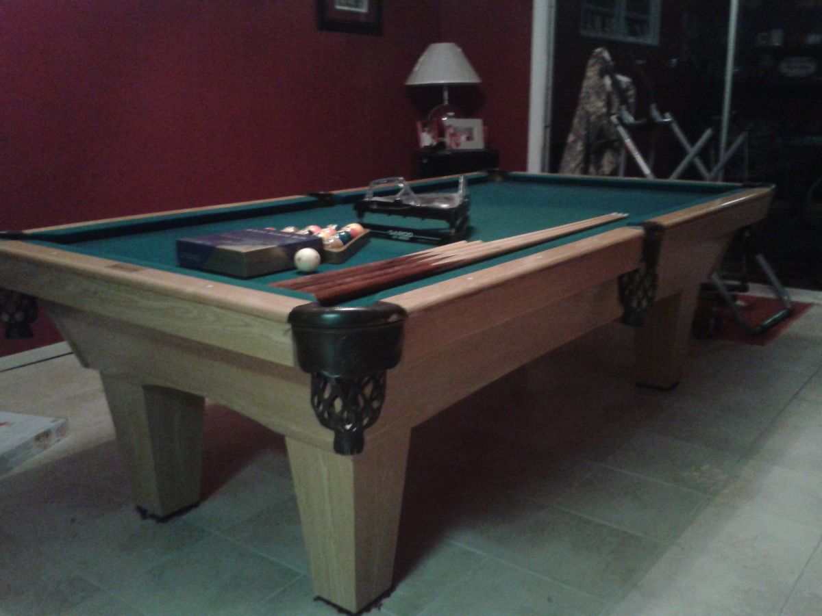 8Connelly Billiards Table three piece slate Aramith super pro balls 4 