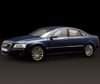 18 Kyosho Audi A8 W12   Rare Dark Metallic Blue / Tan Interior   New 