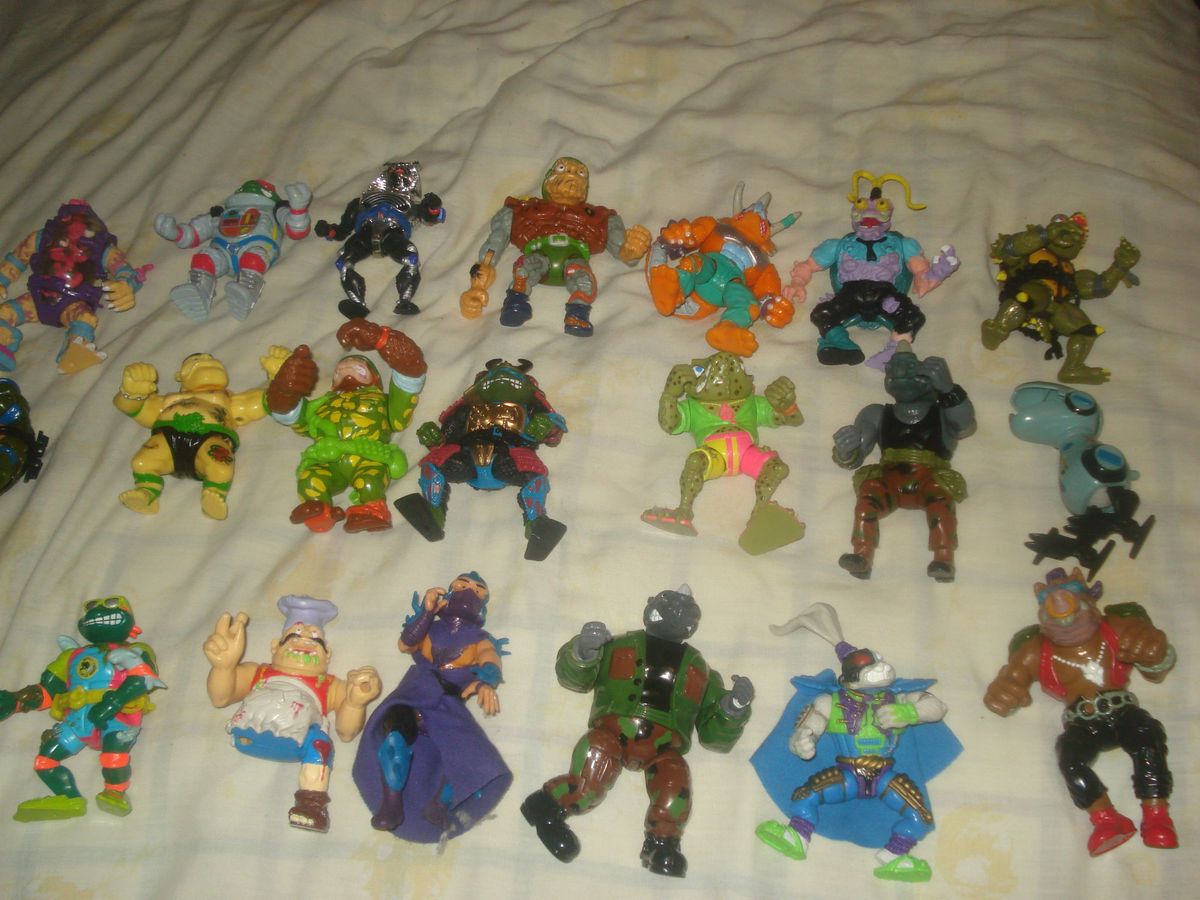 Huge Lot Of Vintage Teenage Mutant Ninja Turtles Figures LOOK 40 tmnt 