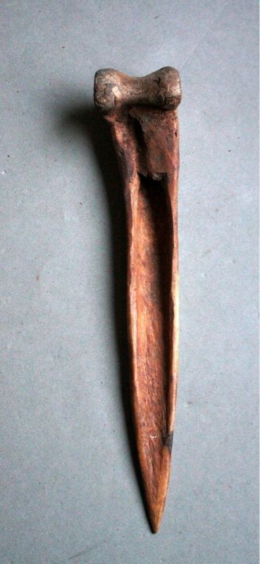 OLD AUTHENTIC CASSOWARY BONE DAGGER   PRINCE ALEXANDER MOUNTAINS