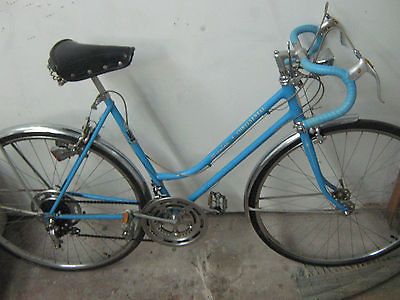 Vintage 70s Schwinn Continental ladies road bike Very clean W/ extras