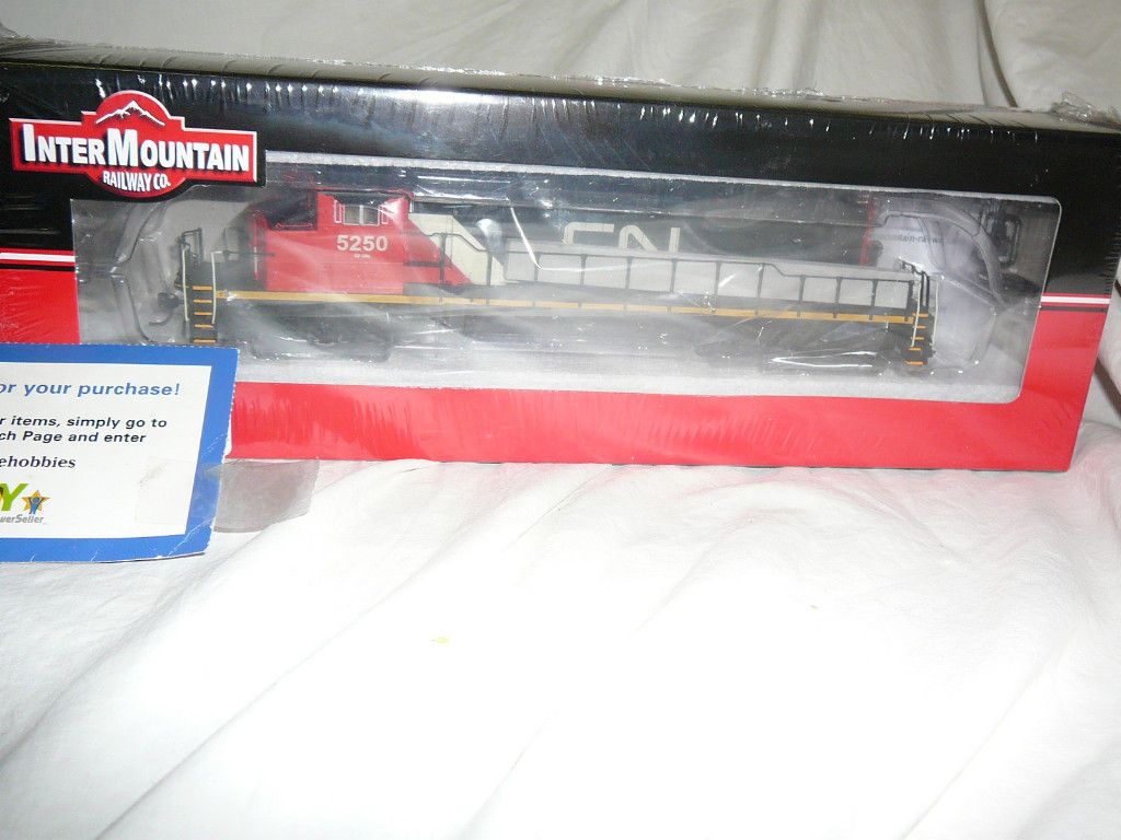 HO SD40 2W LOCOMOTIVE WITH SOUND CN.CA   INTERMOUNTAIN # 49303S 01