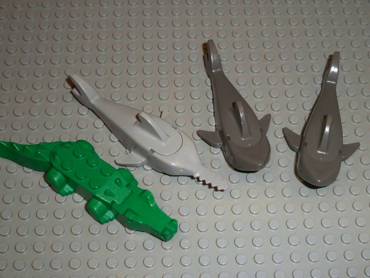 Lego Animal Minifig Lot   4x Alligator Sharks Saw tooth Crocodile 