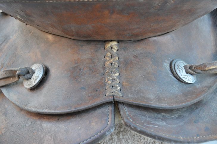 VINTAGE WESTERN COWBOY SADDLE   JOE BEELER ESTATE