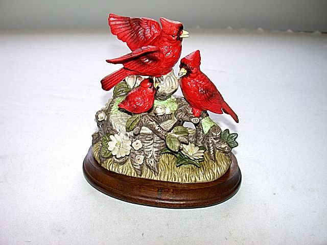 Vintage 1983 Arnalt Cardinal Birds Figurine Music Box