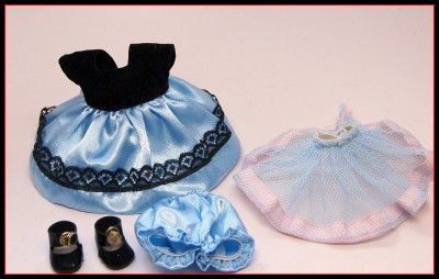 Vogue Doll Club 2008 Blue Satin Ginny Retro Blue Outfit