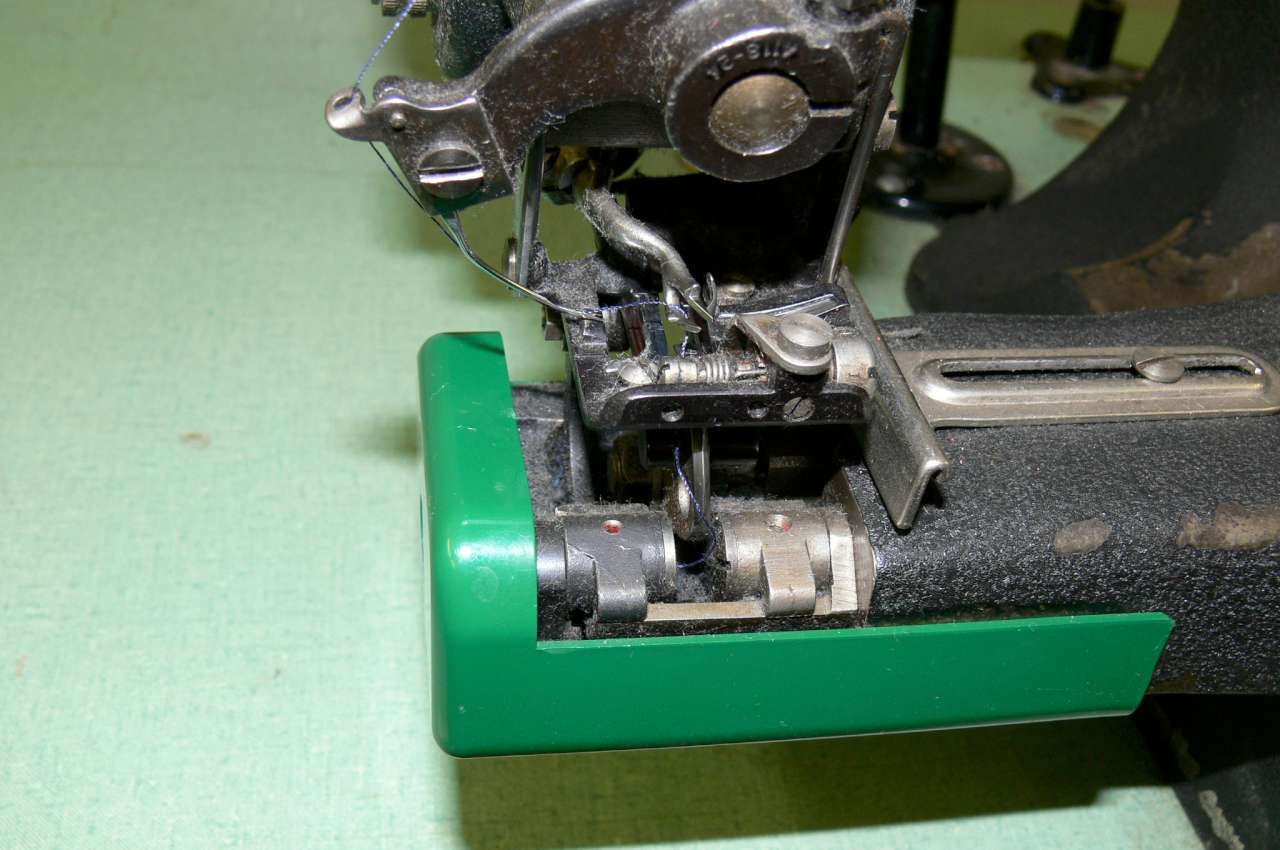 Lewis model 150 9 Industrial Blindstitch / Blind Hemmer