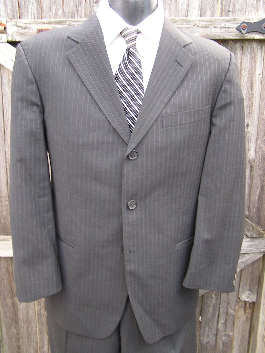 Hugo Boss Size 40 Short Dark Gray Pinstripe 3 Button Suit